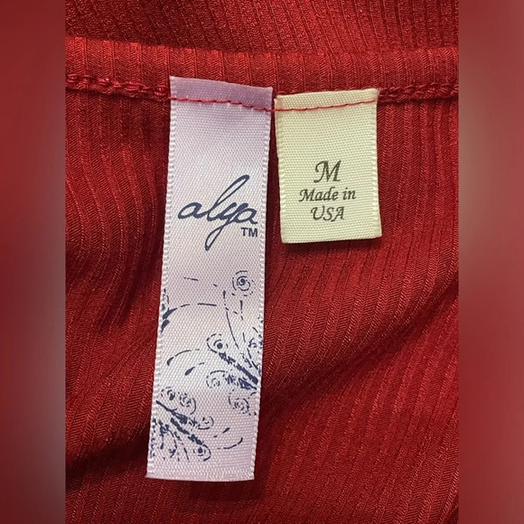 Alya Francescas Dress Red Long Sleeve Stretch Knit
Classic Feminine Size Medium - Picture 7 of 7